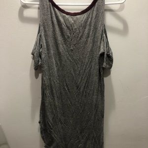 Gray Top with Kittens